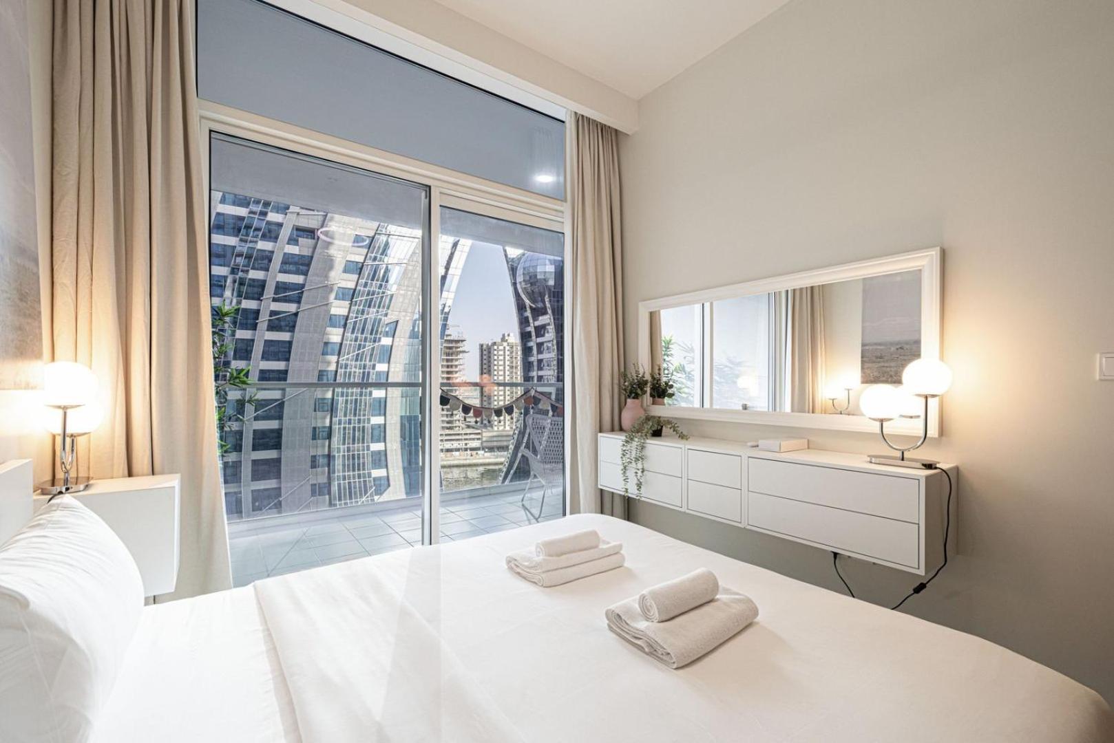 Apartment Luxe | 1br | Close To Burj Khalifa & Mall Dubai